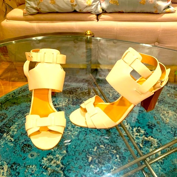 ✨Via Spiga✨ Cream Double Strap Sandal W/Chunky Heel - Picture 4 of 7